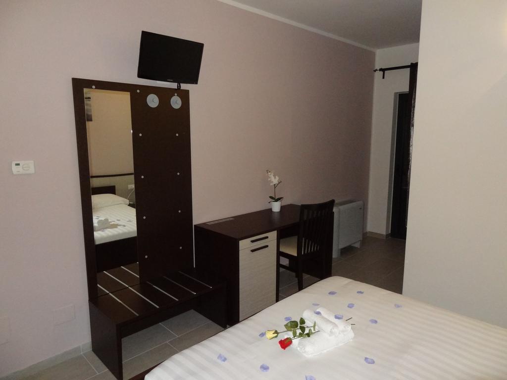 Affittacamere Rooms Di Matteo San Paolo di Iesi Exterior photo